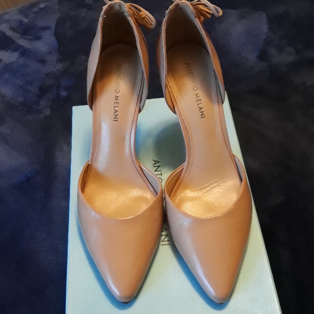 High Heels - Picture 4 of 7